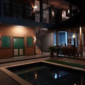 Kayu Tua 2* Uluwatu